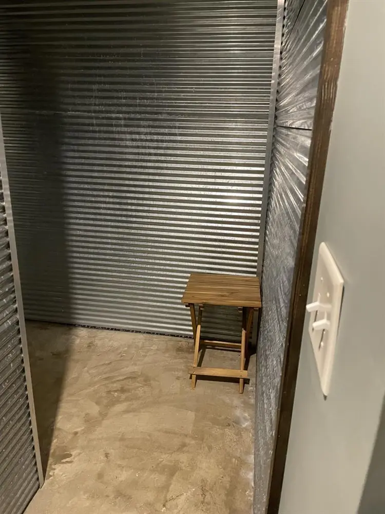 Need 1 male roommate for