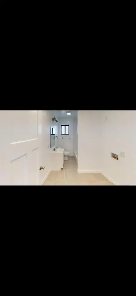 b Charming Brick Murray home