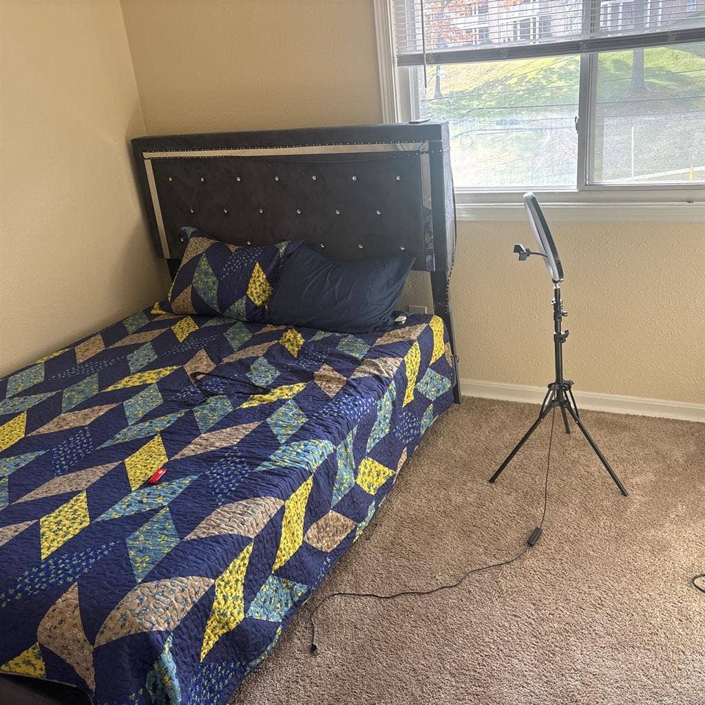 Looking for a roommate immediately