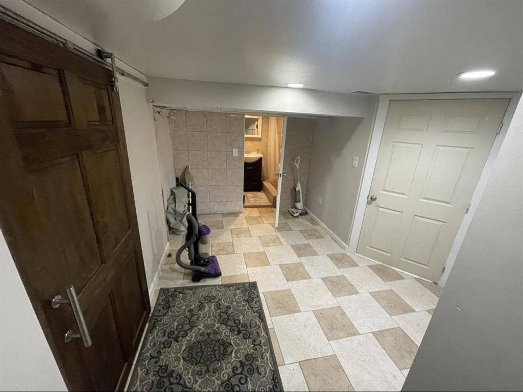 Single Room Rental Monaca