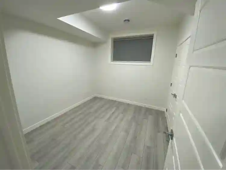 Master Bedroom, Room for Rent