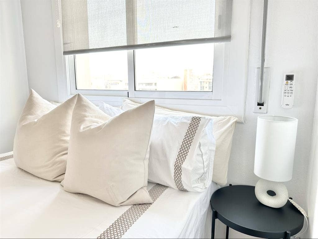 Ventana hacia calle y Calefacción