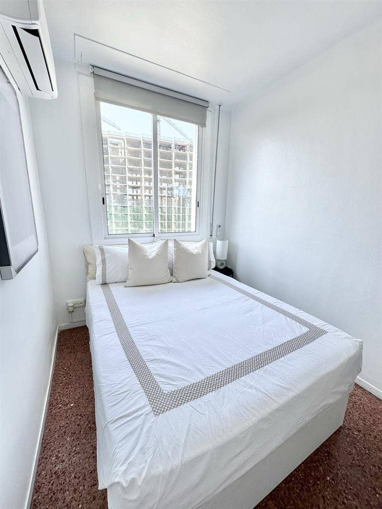 Ventana hacia calle y Calefacción