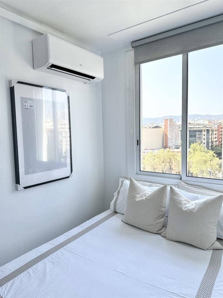 Ventana hacia calle y Calefacción