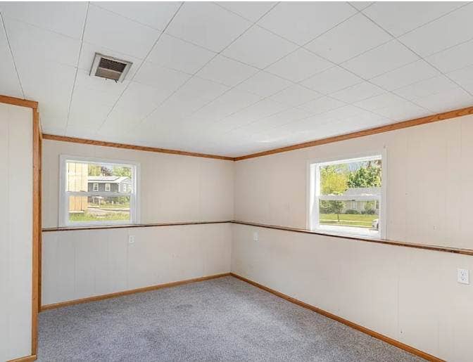 1 Room with a shared Bathroom