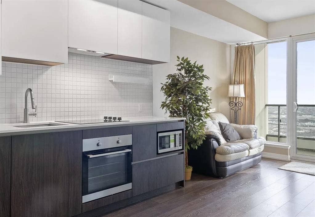 FLATMATE NEEDED- ONLY FEMALE