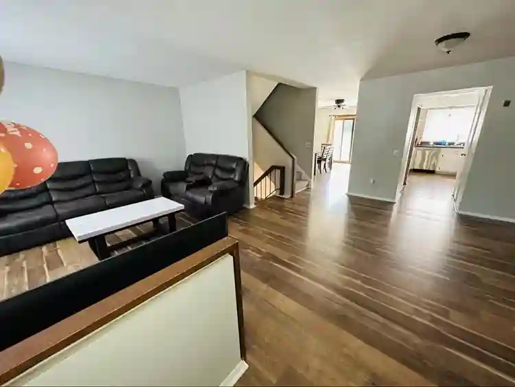 Cozy private room in Germantown.