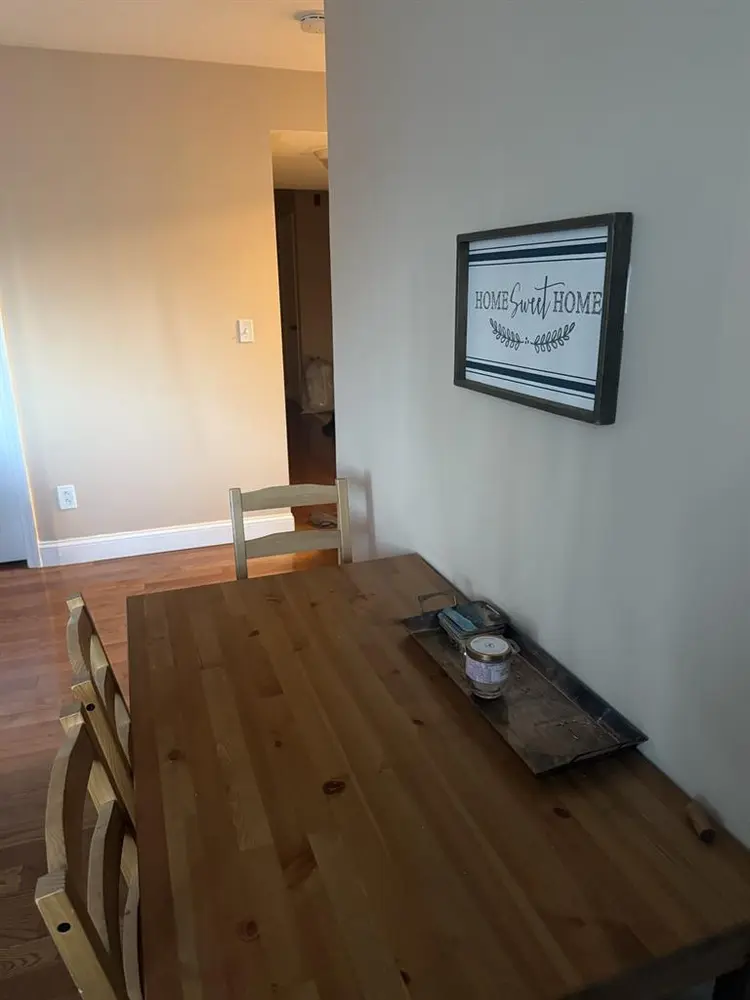 LOOKING FOR ROOMMATES!!!