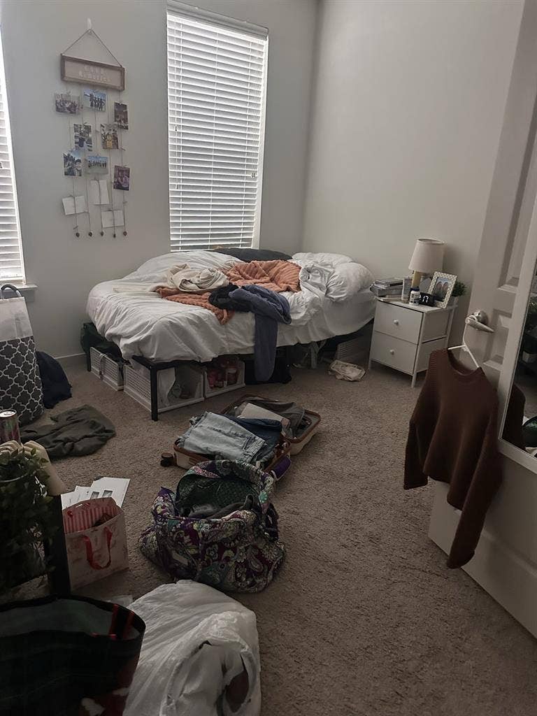 Bedroom Available in Davidson