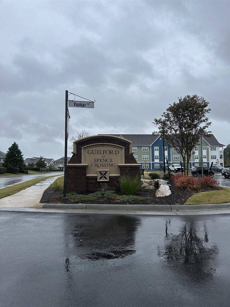 1 room with own private
 bathroom