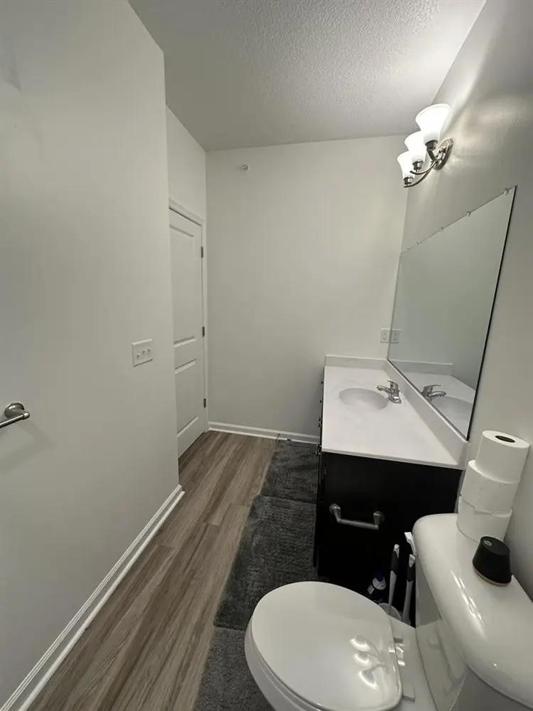 1 room with own private
bathroom