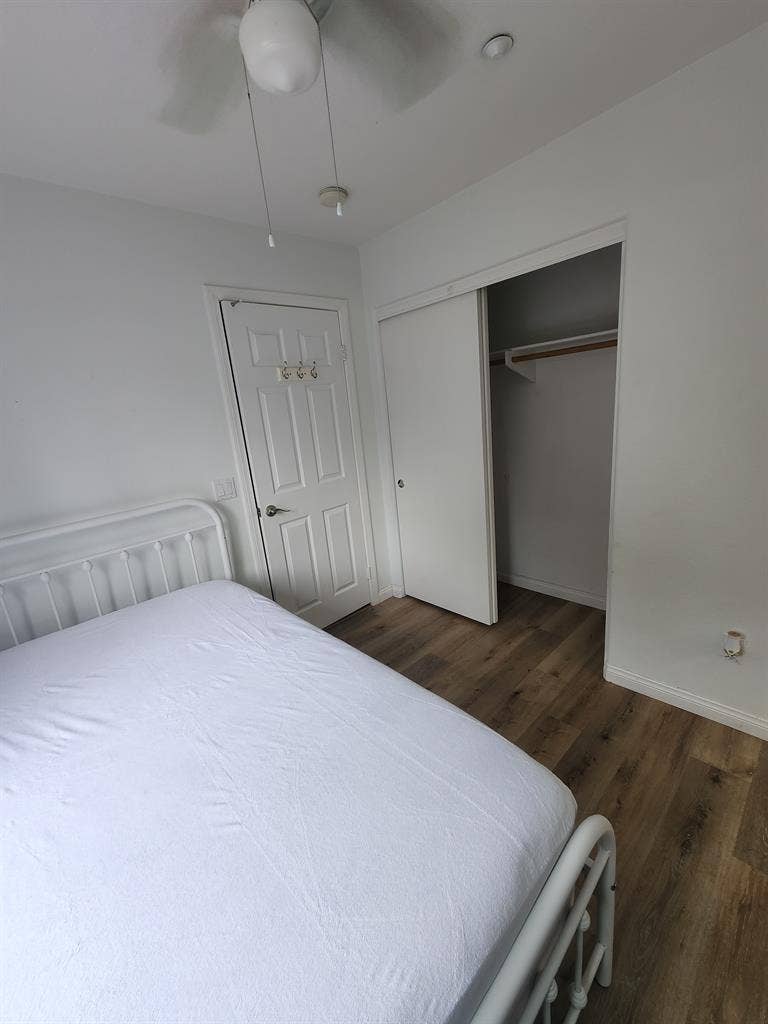 Private entrance & bathroom