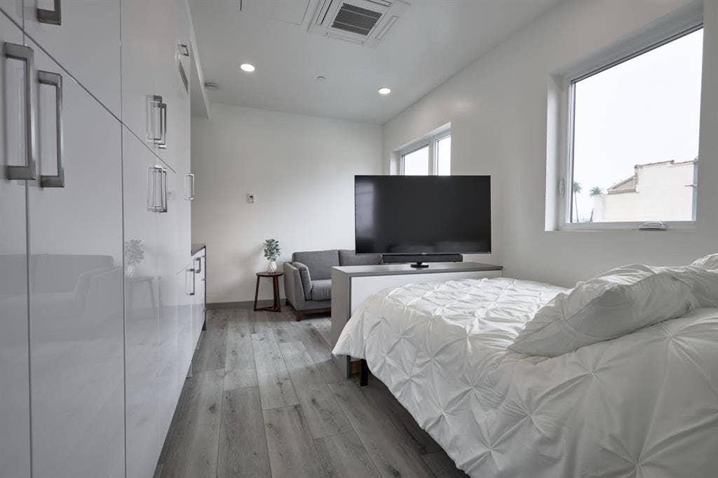 Luxury Co-Living Suite in LA
