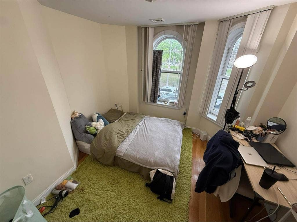 Westland Ave Apartment | Female