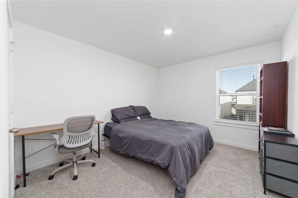 Room for Rent in Gated Community