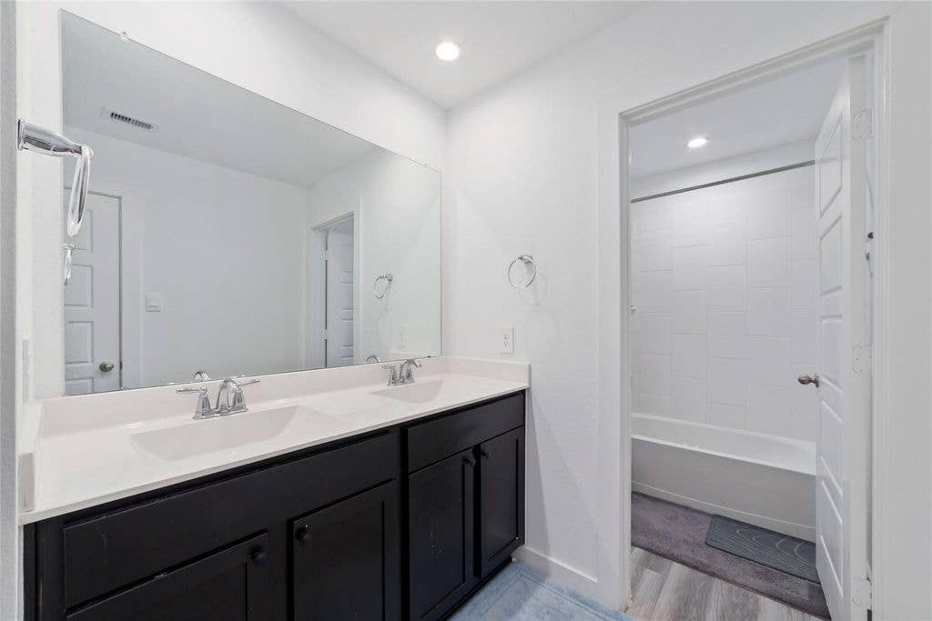 Room for Rent in Gated Community