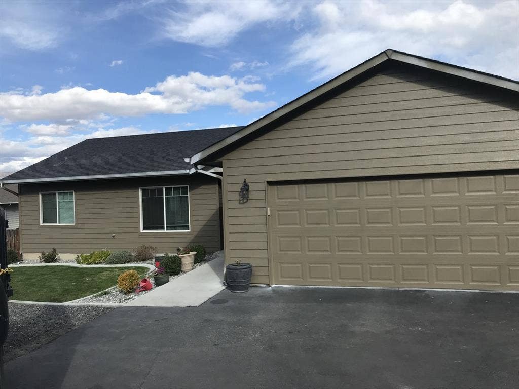 2 cozy, private rooms for rent