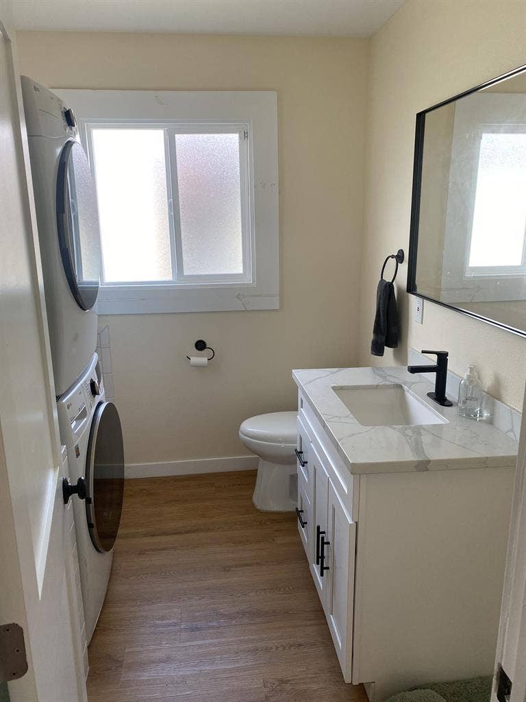 Private USC Room - Walk to Metro