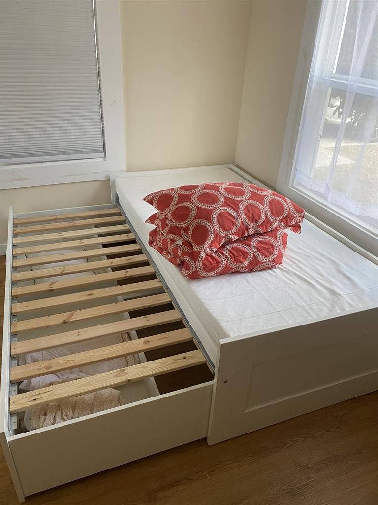 Private USC Room - Walk to Metro