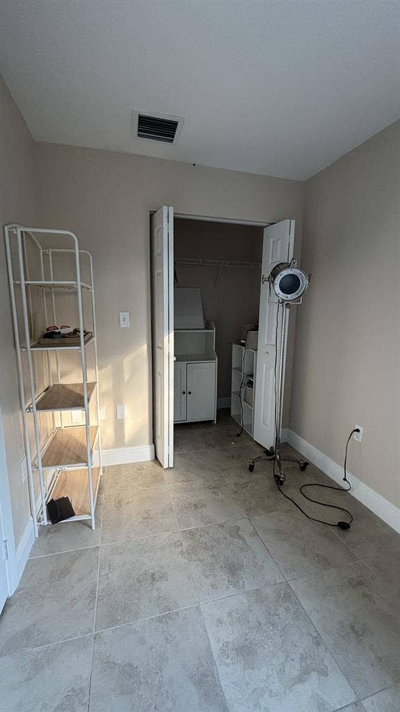 ROOM FOR RENT IN WYNWOOD