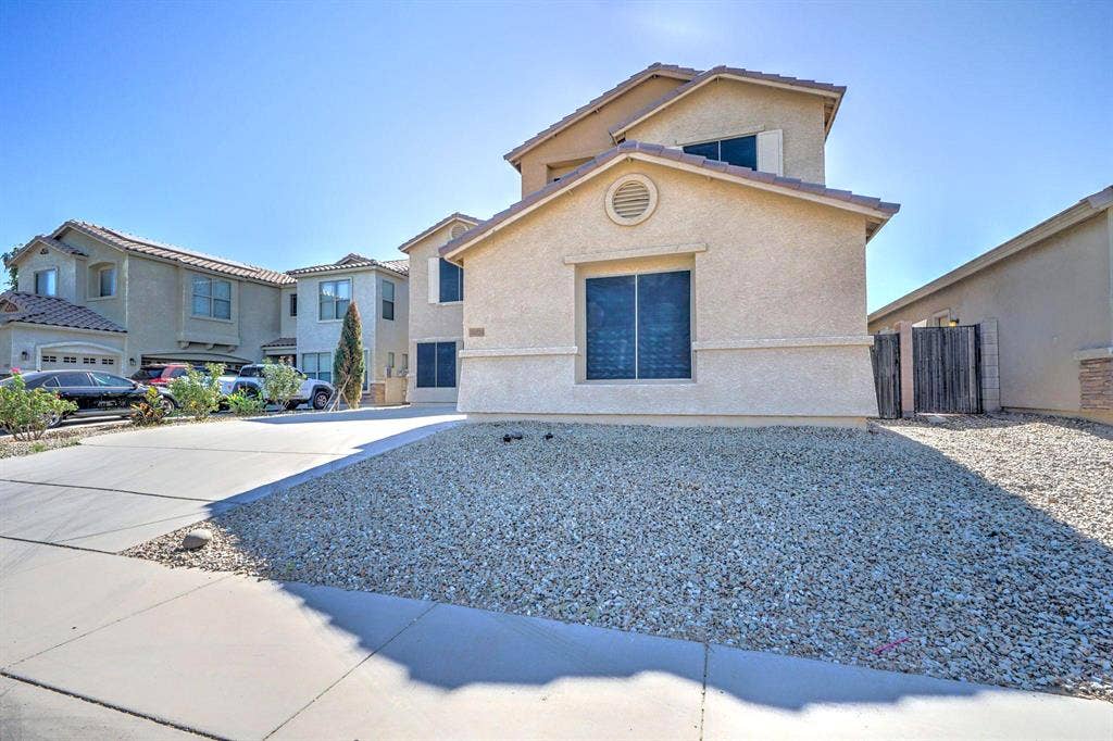 8 BR in Tolleson