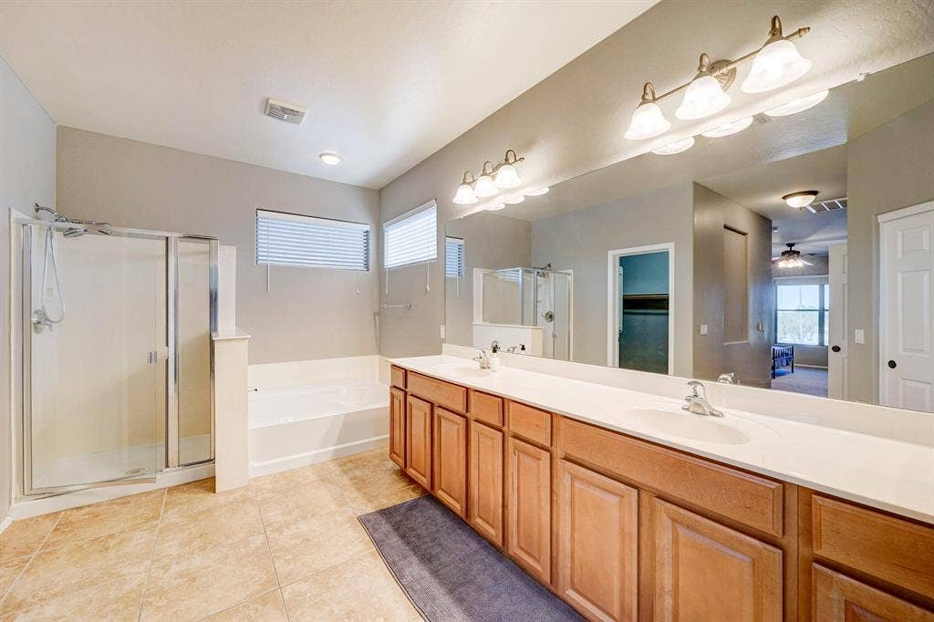 8 BR in Tolleson