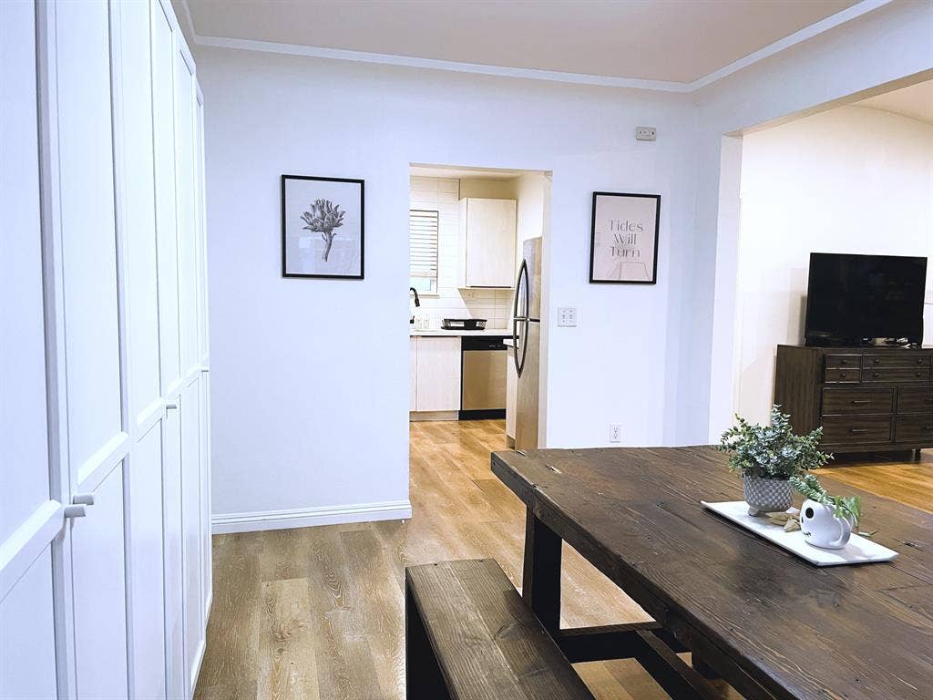 Furnished Coliving - Shared Bath