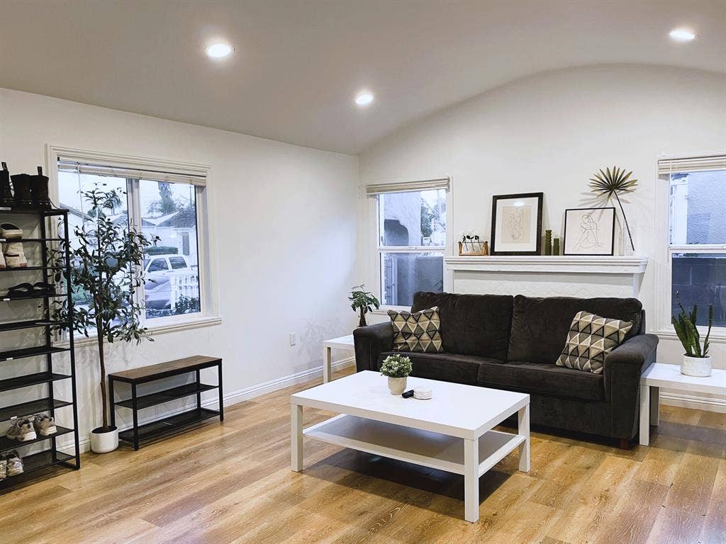 Furnished Coliving - Shared Bath