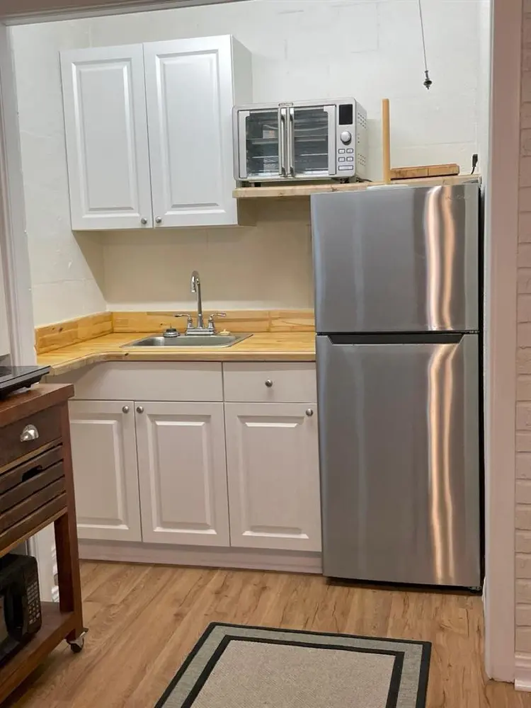 1 Bedroom Apt/ All Utilities Inc.