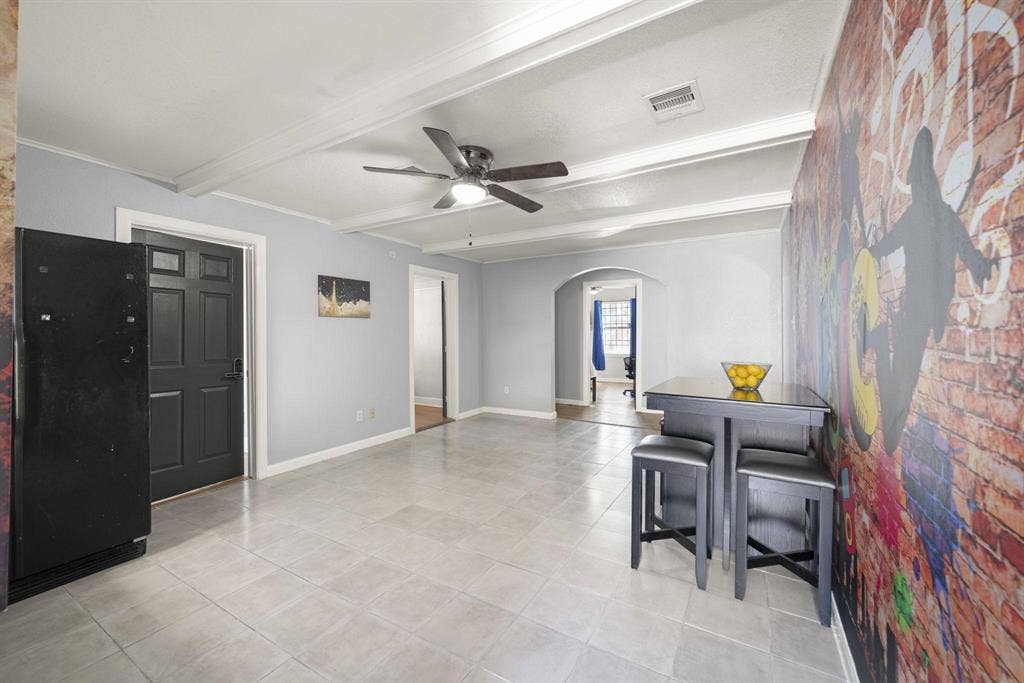 7 BR in Houston