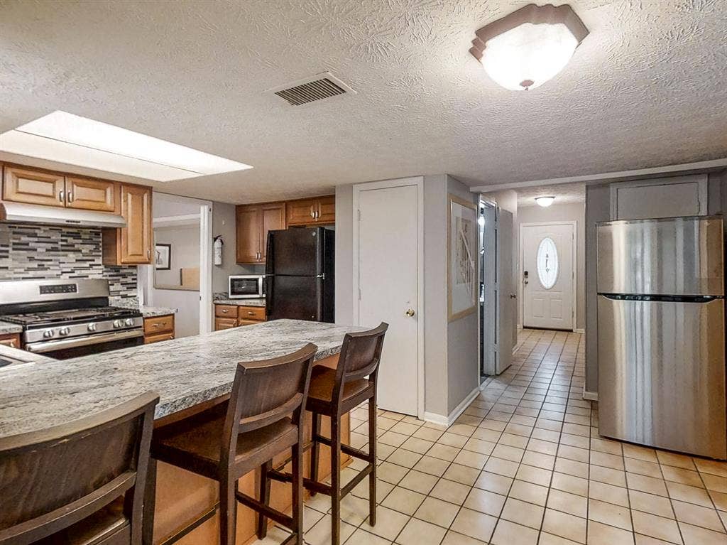 7 BR in Stone Mountain