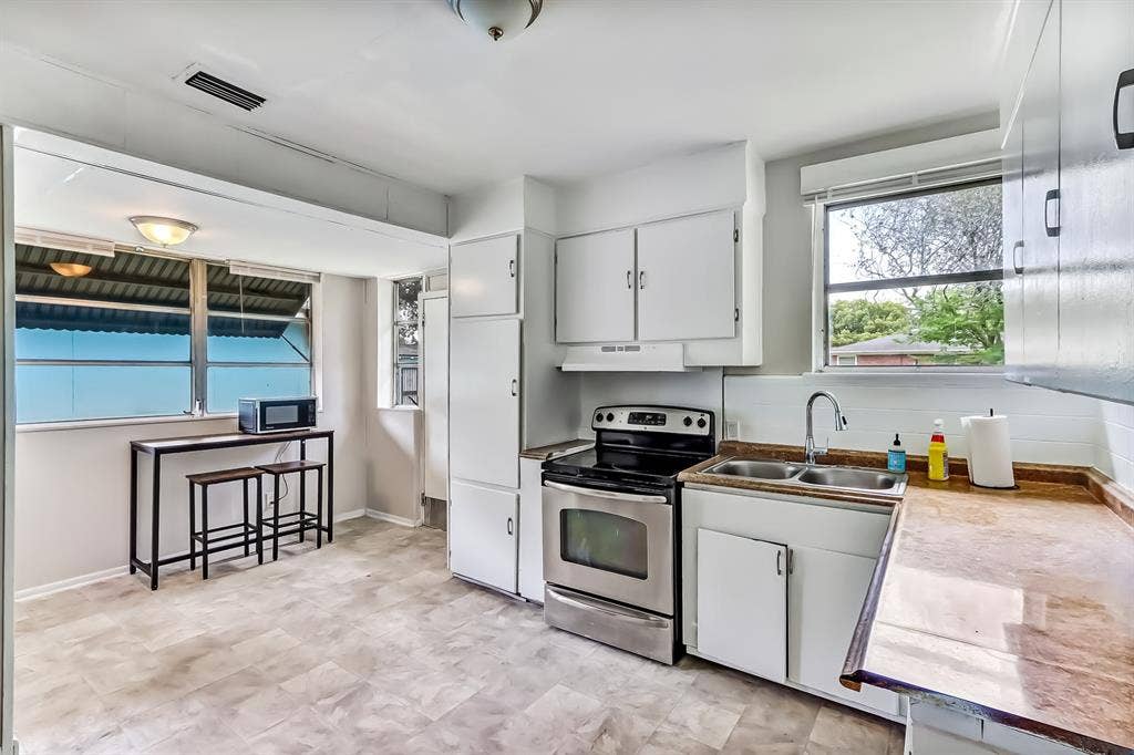 7 BR in Jacksonville