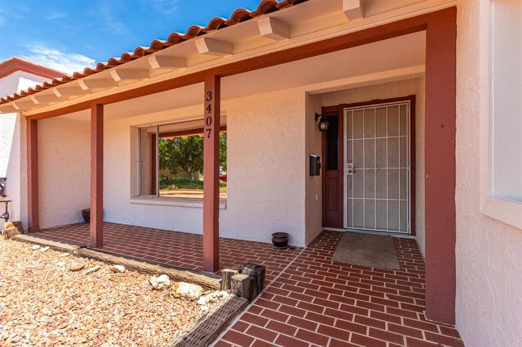 8 BR in Phoenix