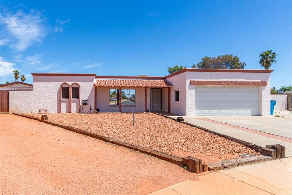 8 BR in Phoenix