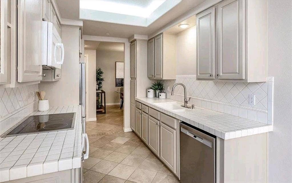 Furnished Room, Private Bath