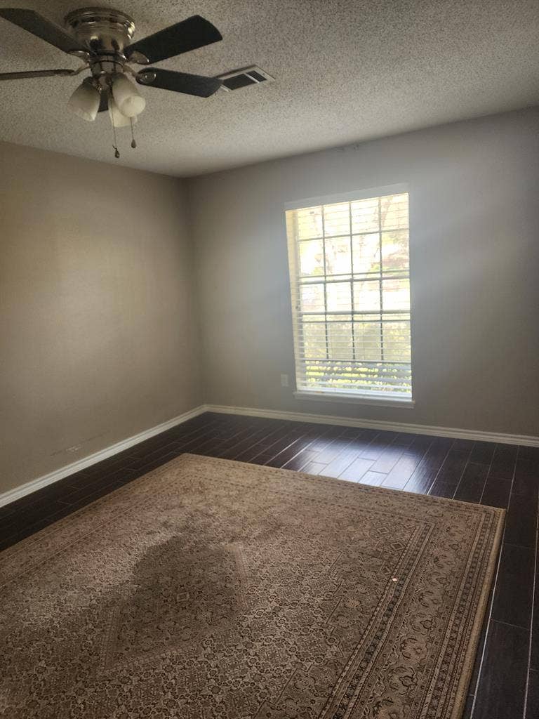 Private Large Room For One Occupant