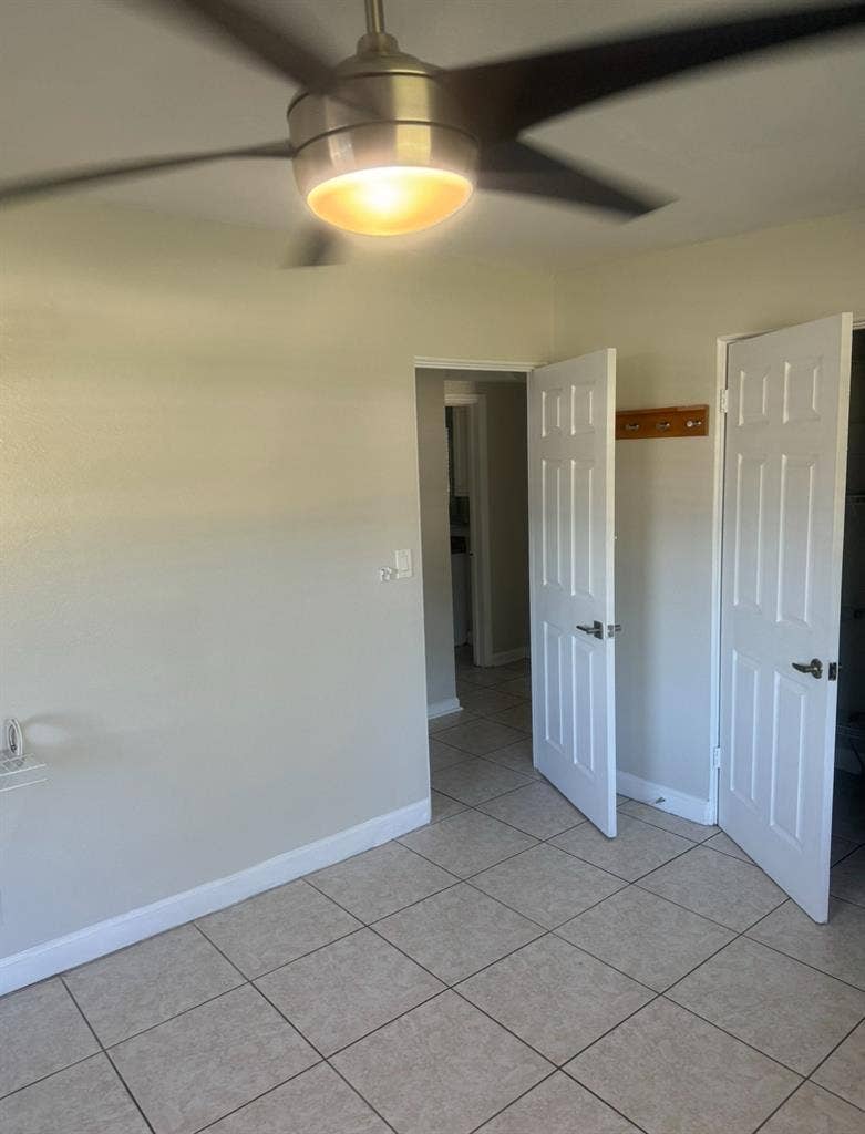 Room available December 1st!