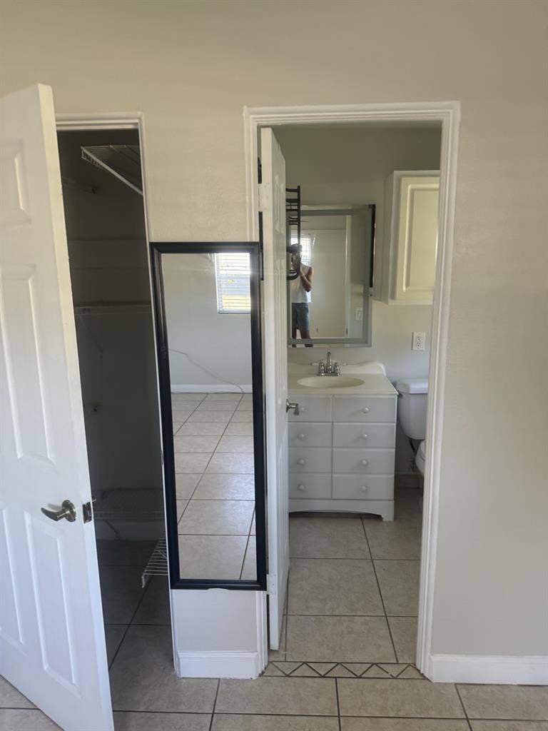 Room available December 1st!