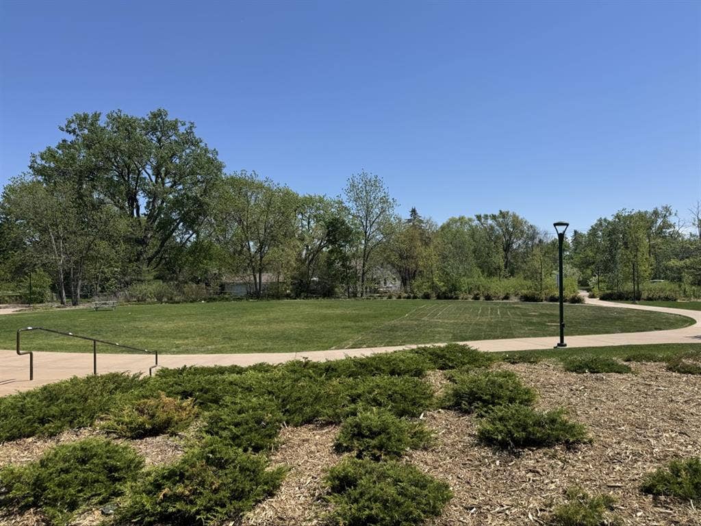 Free Rent - for Mommy Helper