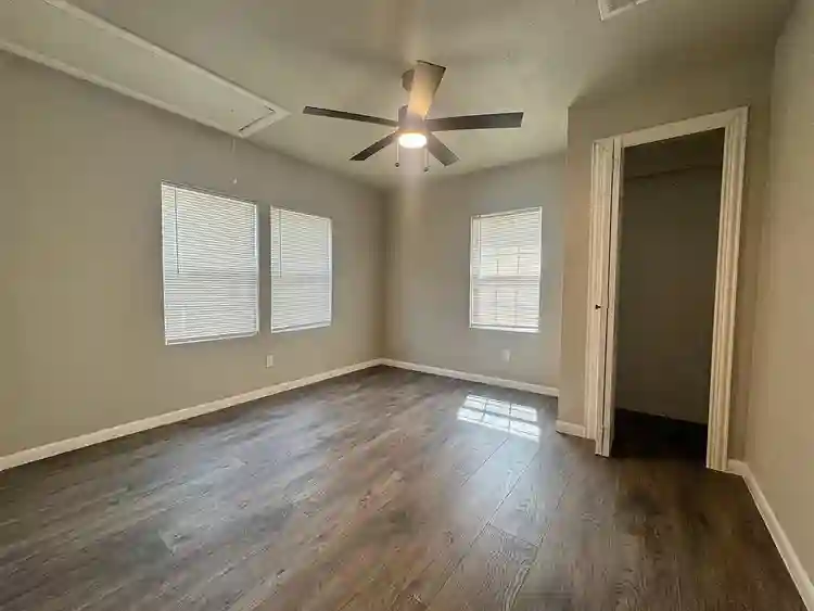 3 BR in Dallas