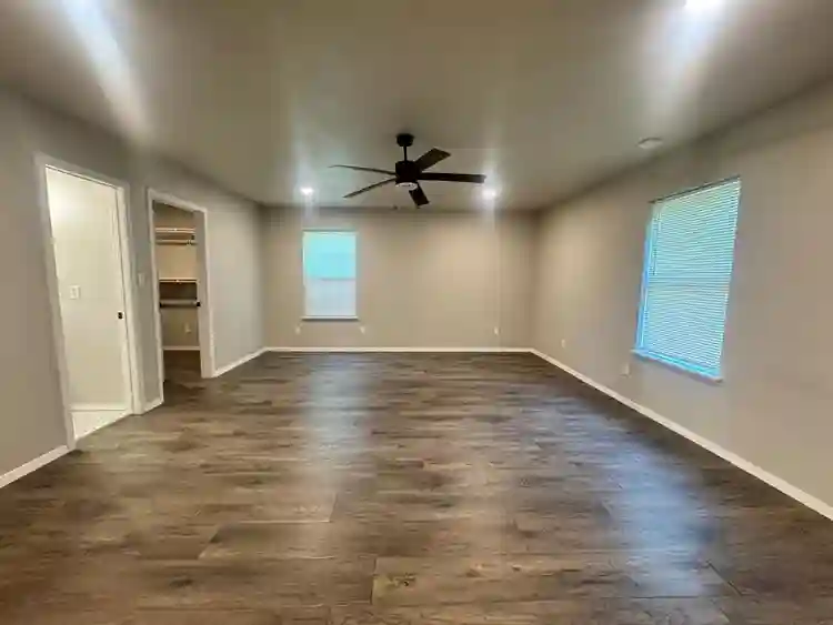 3 BR in Dallas
