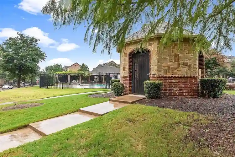4 BR in Irving
