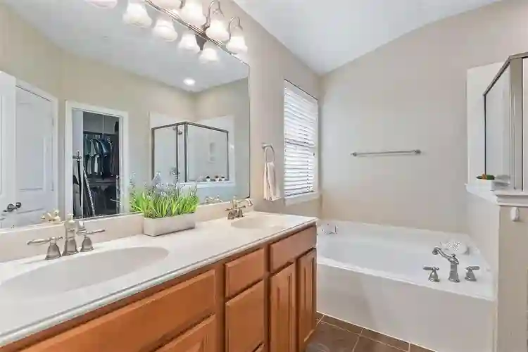 4 BR in Irving