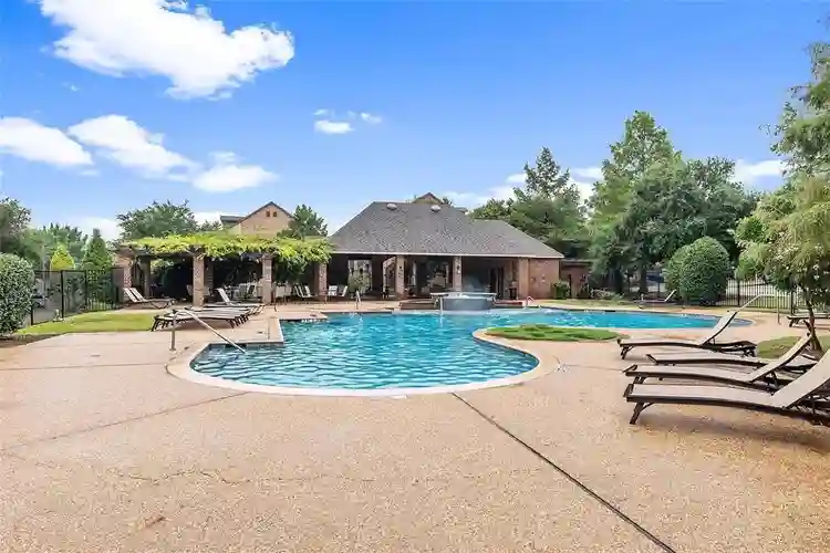 4 BR in Irving