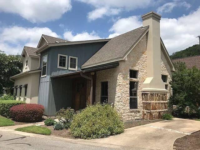 2 BR in Austin