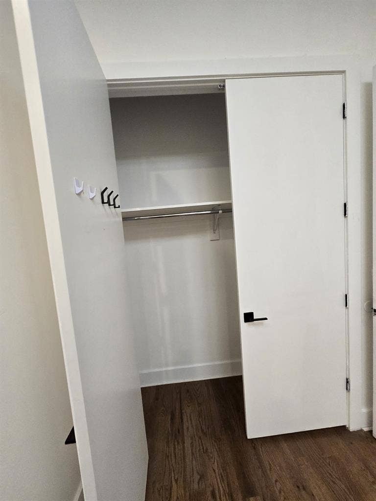 Private 2 rooms are available