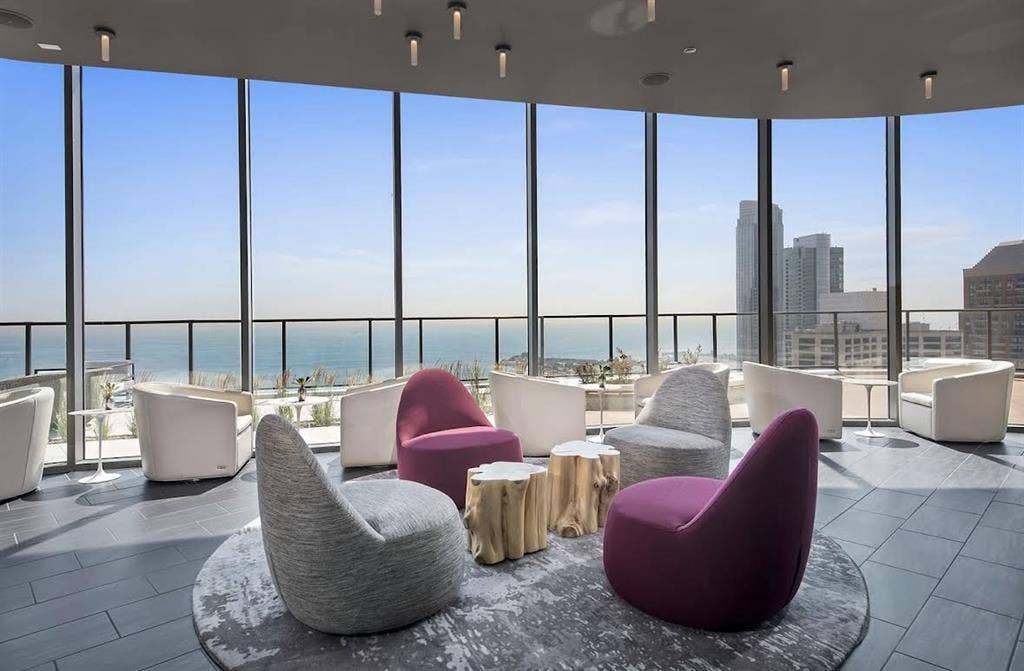 Beautiful Corner Unit