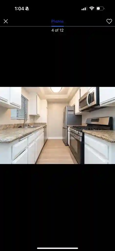 Looking for 2 female roommates