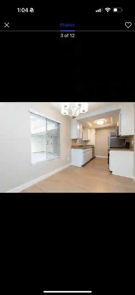 Looking for 2 female roommates