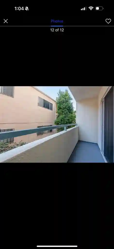 Looking for 2 female roommates